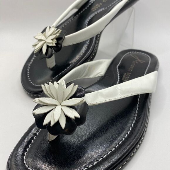 Antonio Bossi Size 8 Black White Leather Daisy Flower Sandals Size 8 NWT - Picture 1 of 8